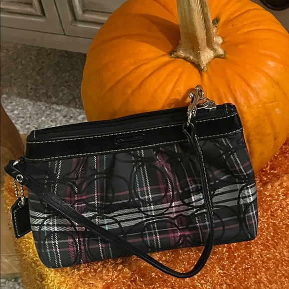 Coach Black Multicolor Plaid Wristlet 6 Inches wide 4 inches long - Picture 10 of 10